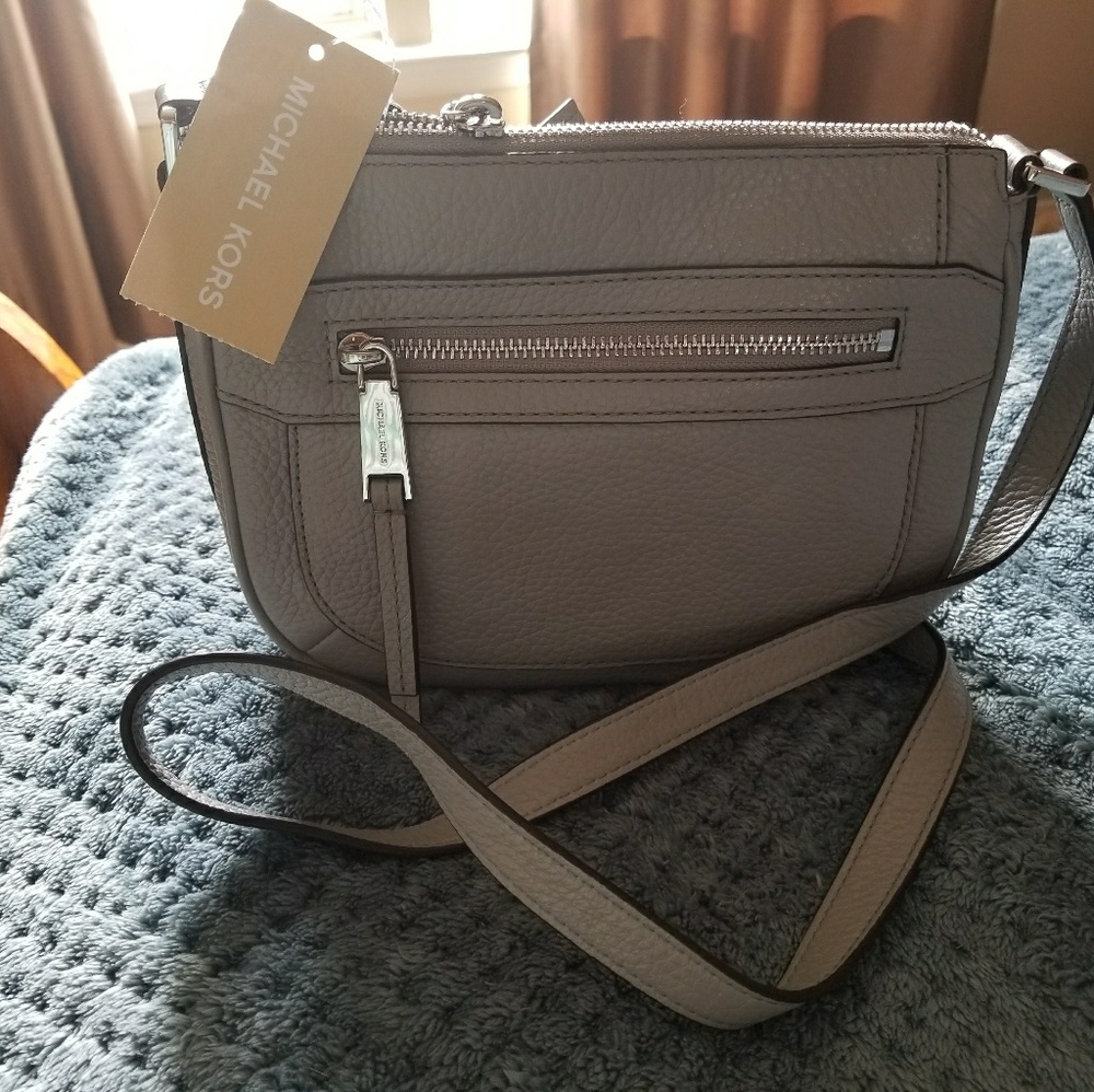 Michael Kors Messenger purse
